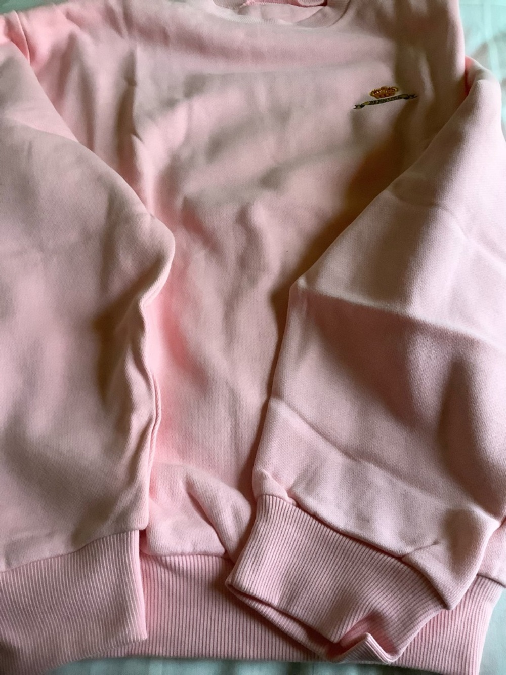 Ladies Pink Crewneck Sweatshirt with Embroidered Bermuda Crest -L-New W/Tag - Picture 3 of 4